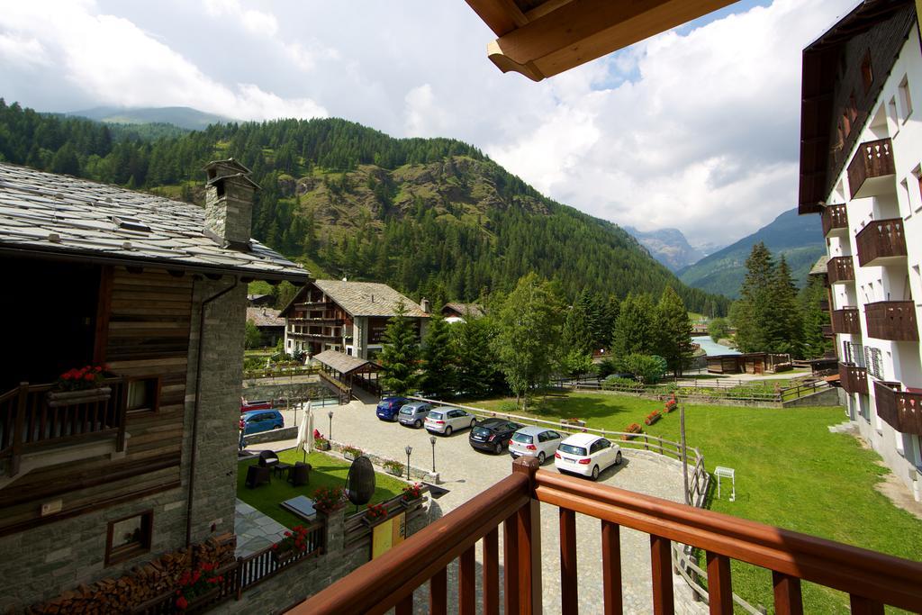 Hotel L' Aiglon Champoluc Oda fotoğraf